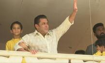 સલમાન માટે આજે ડબલ સેલિબ્રેશનનો દિવસ, ‘રેસ 3’ના ધમાકેદાર ઓપનિંગ વચ્ચે ઈદ પર ફેન્સને આપી ઝલક, જુઓ તસવીરો