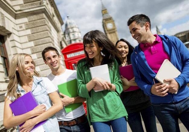 આ યાદીમાં અમેરિકા, કેનેડા અને ન્યૂઝીલેન્ડ જેવા દેશ પહેલાથી જ સામેલ હતા. હવે ચીન, બેહરીન અને સર્બિયા જેવા દેશોને તેમાં સામેલ કરવામાં આવ્યા છે. આ દેશોના વિદ્યાર્થીઓને બ્રિટનની યુનિવર્સિટીમાં એડમિશન માટે એજ્યુકેશન, નાણા અને અંગ્રેજી ભાષા જેવા માપદંડો માટે સરળ પ્રક્રિયામાંથી પસાર થવું પડશે.