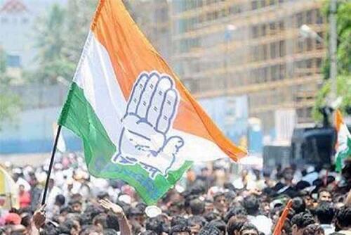 વિરોધ પક્ષના નેતા પરેશભાઇ ધાનાણીએ જણાવ્યું હતું કે, લોકોનો ચુકાદો અને પક્ષનો વ્હીપ મહાન છે. સત્તા માટે પક્ષ અને પ્રજા સાથે વિશ્વાસઘાત ચલાવી લેવાશે નહીં. આવું કરનારાઓ સામે કડક કાર્યવાહી કરવામાં આવશે. ત્રણેય પાલિકાના 22 સદસ્યોને હાલમા કોંગ્રેસમાંથી છ વર્ષ માટે સસ્પેન્ડ કરી દેવામાં આવ્યા છે. આ ઉપરાંત તેમનું સભ્ય પદ રદ કરવા માટે શો-કોઝ નોટીસ પણ ફટકારવામાં આવી છે.