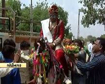 ગાંધીનગરઃ પારસા ગામમાં દલિતે કાઢ્યો વરઘોડો, દબંગોએ વરરાજાને ઘોડી પરથી ઉતારી દેવાતા બબાલ