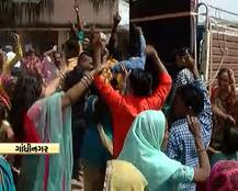 ગાંધીનગરઃ પારસા ગામમાં દલિતે કાઢ્યો વરઘોડો, દબંગોએ વરરાજાને ઘોડી પરથી ઉતારી દેવાતા બબાલ