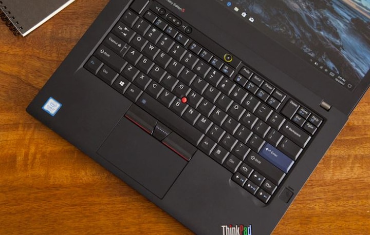 નવી દિલ્હીઃ જાણીતી મોબાઇલ અને લેપટોપ કંપની લેનોવો દ્વારા 128 જીબી રેમ અને 6 ટીબી સ્ટોરેજ સાથેનું લેપટોપ લોન્ચ કરવાં આવ્યું છે. કંપનીએ એક કોન્ફરન્સમાં નવું લેપટોપ રજૂ કર્યું હતું.  લેપટોપનું નામ થિંકપેડ P52 છે. આ લેપટોપની અંદાજિત કિંમત 73,000 રૂપિયા છે.