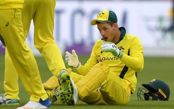 કાર્ડિકઃ ઓસ્ટ્રેલિયા અને ઈંગ્લેન્ડ વચ્ચે શનિવારે રમાયેલી બીજી વનડેમાં કાંગારુ ટીમની 38 રનથી હાઈ હતી. પાંચ મેચની વનડે સીરિઝમાં ઓસ્ટ્રેલિયાની આ બીજી હાર છે. આ મેચમાં ઈંગ્લેન્ડની ઈનિંગ દરમિયાન ઓસ્ટ્રેલિયાના વિકેટકિપર અને કેપ્ટન ટિમ પેનને એક બોલ મોં પર વાગ્યો હતો.