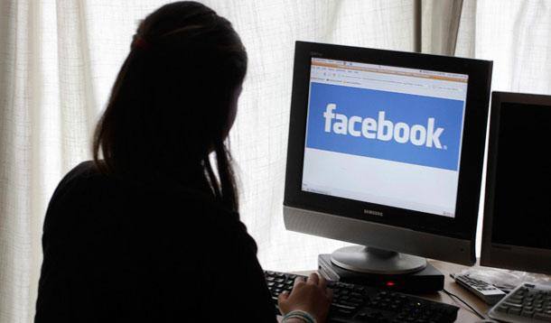 આ પહેલા યુટ્યૂબે કહ્યું હતું કે, તે હથિયારો અને એસેસરીઝ વેચનારી વેબસાઇટ્સની લિંક આપનારા અને પ્રચાર કરનારા વીડિયો પર પણ રોક લગાવશે.