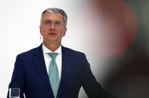 ‘ચાર ચાર બંગડીવાળી’ કારના CEOની કેમ થઈ ધરપકડ ? જાણો વિગત