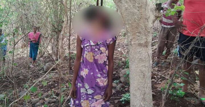 આ બંનેના પ્રેમસંબંધ અંગે પરિવારને જાણ થતાં ઝઘડો પણ થયો હતો. આ મામલો બે વાર પોલીસ મથકે પણ પહોંચ્યો છે. જોકે, આ સમયે સમાધાન થઈ ગયું હતું. પરંતુ બંનેના પ્રેમસંબંધ ચાલું જ હતું. પરંતુ બંનેને એક નહીં થઈ શકે તેવું લાગતાં શનિવારે સાંજે કેવડીડેમના પાણીના કિનારે ધાવડાના ઝાડની ડાળી સાથે ઓઢણીના બંને છેડાએ એકબીજાને ગાળિયો આપી આત્મહત્યા કરી હતી. 