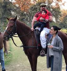 તૈમૂરનો ફોટો પાડવા પર સૈફ થયો નારાજ, જાણો ક્યાં ગાળી રહ્યા છે વેકેશન