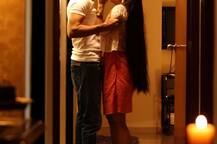 બે યુવકો અમદાવાદી યુવતીના ઘરમાં ઘૂસીને યુવતીના કપડાં ફાડી નાખ્યાં પછી શું થયું, જાણો વિગત