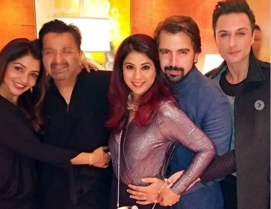 અત્યારે અરહાન ફિલ્મ ઈન્ડસ્ટ્રીથી દૂર એક ઈવેન્ટ મેનેજમેન્ટ કંપની ચલાવે છે અને સાથે ફેશન ડિઝાઈનર પણ છે. મીડિયા રિપોર્ટ અનુસાર અરહાને શેખર સુમન સાથે સુપરહિટ TV શૉ દેખ ભાઈ દેખમાં પણ કામ કર્યું છે.