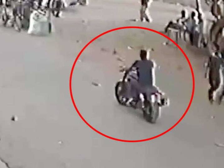 કલાકો સુધી ટ્રાયલ લેવા ગયેલો યુવક પાછો ના આવ્યો ત્યારે બાઇક માલિકે પોલીસ ફરિયાદ કરી દીધી હતી. ત્યારબાદ પોલીસે મામલાની તપાસ કરવાનું શરૂ કરી દીધુ હતું. 