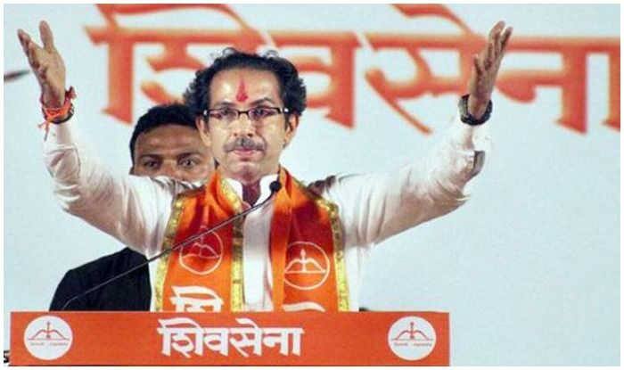 અગાઉ પણ શિવસેનાએ વડાપ્રધાન મોદી પર જમ્મુ-કાશ્મીરમાં હિંસાને લઇને નિશાન સાધ્યુ હતું, તેમને નરેન્દ્ર મોદીની નિંદા કરતા કહ્યું કે, મોદી સરકાર નિષ્ફળ સાબિત થઇ છે, મોદીના સતત વિદેશ પ્રવાસનો કોઇ હકારાત્મક પરિણામ નથી મળ્યું.