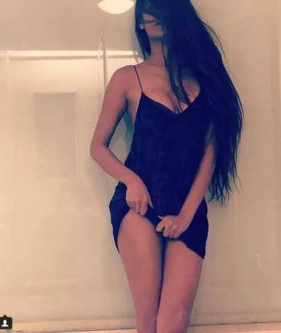 નોંધનીય છે કે, પૂનમ પાંડે હાલ અભિનેતા શક્તિ કપૂરની સાથે એક ફિલ્મ 'ધ જર્ની ઓફ કર્મા' પર કામ કરી રહી છે.