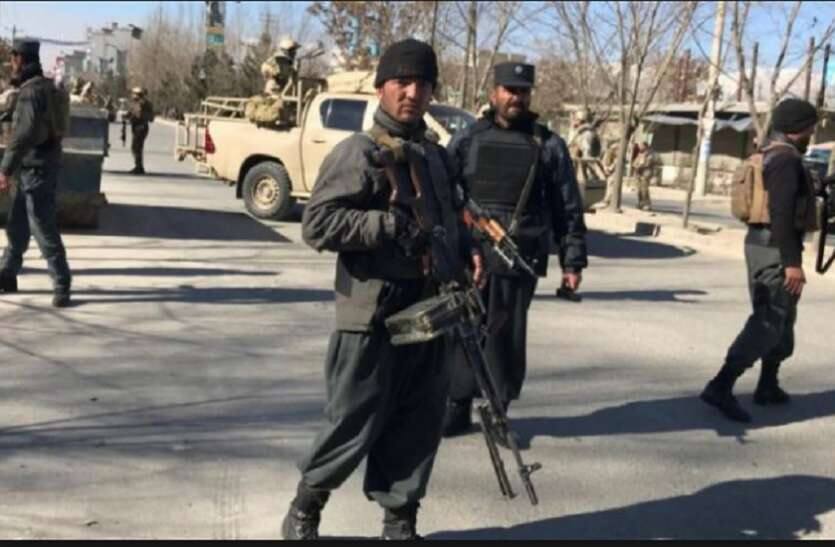  30 Afghanistan soldiers killed as Taliban attack on army checkpoints Eid ceasefire અફઘાનિસ્તાન: સીઝફાયર ખતમ થતા જ તાલિબાન આતંકીઓએ 30 સૈનિકોને માર્યા