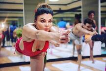 ‘યોગા ડે’ પર બોલિવૂડની કઈ અભિનેત્રી પોતાનો બોલ્ડ અંદાજ બતાવીને થઈ ટ્રોલ, જુઓ હોટ તસવીરો