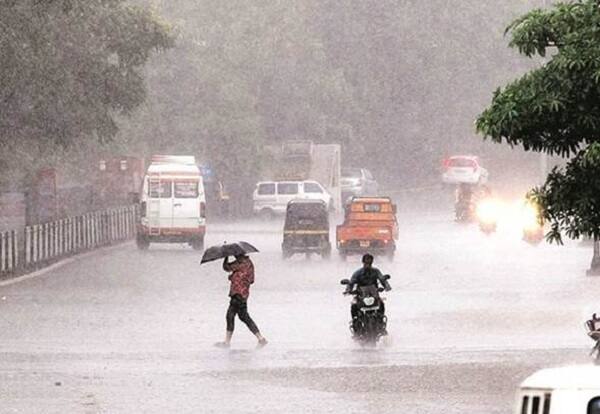 અમદાવાદમાં મહત્તમ તાપમાન 41 ડિગ્રી રહેવાની શક્યતા છે, જેથી અમદાવાદવાસીઓને ગરમીમાંથી રાહત નહીં મળે. સામાન્ય રીતે 15 જૂન સુધીમાં ચોમાસું ગુજરાત પહોંચી જાય છે પરંતુ આ વખતે ચોમાસું થોડું મોડું છે. 