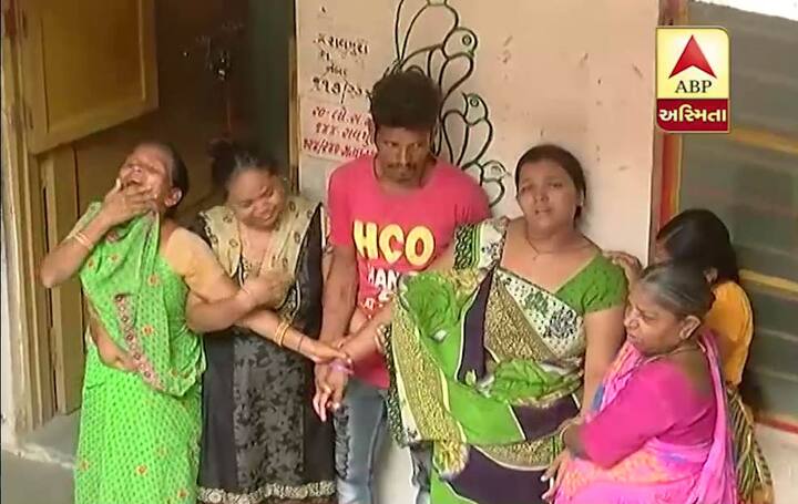 મળતી વિગતો પ્રમાણે બે દિવસ પહેલા દેવને ધોરણ દસમાં ભણતાં વિદ્યાર્થી સાથે ઝઘડો થયો હતો. પોલીસને શંકા છે કે, આ ઝઘડો કરનાર વિદ્યાર્થીએ જ દેવની હત્યા કરી છે. ત્યારે પોલીસે તેની શોધખોળ હાથ ધરી છે. આજે બપોરના સમયે ભારતી વિદ્યાલયના શૌચાલયમાંથી દેવની લોહીલુહાણ હાલતમાં લાશ મળી આવી હતી.