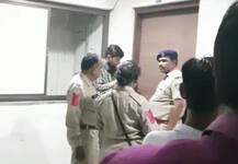 યુવતી સાથે પતિ રૂમમાં રંગરેલિયા મનાવતો હતો અને પત્નીએ બહારથી રૂમ બંધ કરી દીધો પછી શું થયું, જાણો વિગત