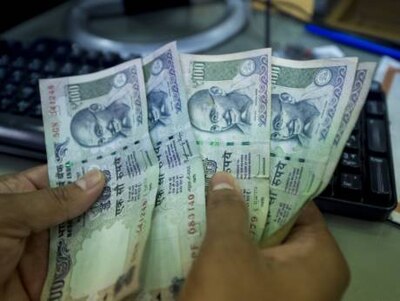 ભારતમાં દર વર્ષે NRIs કેટલાક રૂપિયા મોકલે છે? આંકડો જાણીને ચોંકી જશો ભારતમાં દર વર્ષે NRIs કેટલાક રૂપિયા મોકલે છે? આંકડો જાણીને ચોંકી જશો