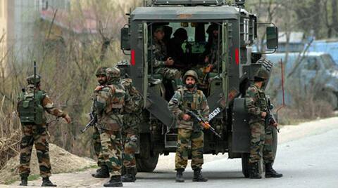 J&K: આતંકીઓએ પેટ્રૉલિંગ કરતી સેનાની ગાડી પર ફેંક્યો ગ્રેનેડ બૉમ, 1 જવાન શહીદ J&K: આતંકીઓએ પેટ્રૉલિંગ કરતી સેનાની ગાડી પર ફેંક્યો ગ્રેનેડ બૉમ, 1 જવાન શહીદ