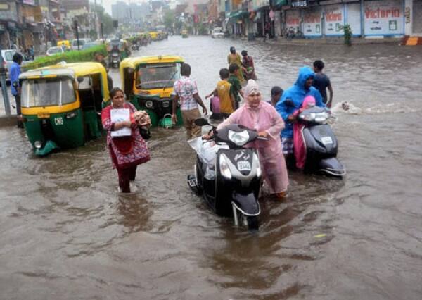 આ સિસ્ટમને કારણે મુંબઈમાં ભારે અને ગુજરાતમાં હળવાથી મધ્યમ વરસાદની શક્યતા છે. જ્યારે આગામી તા. 2થી 5 દરમિયાન સતત સારો વરસાદ રહેવાની સંભાવના પણ વ્યક્ત કરવામાં આવી છે.