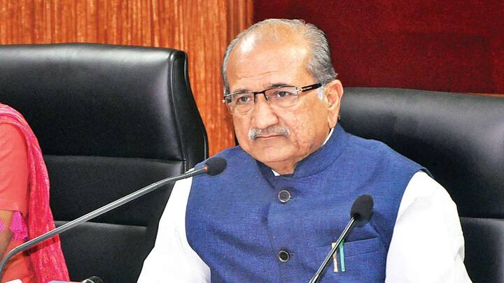 આ સંજોગોમાં અત્યારે ખાસ સત્ર બોલાવવાની કોઇ જરુરિયાત દેખાતી નથી. જો કે મહત્વની વાત એ છે કે નરેન્દ્ર મોદી સીએમ બન્યા ત્યારબાદ વિધાનસભાનું ચોમાસુ સત્ર ફક્ત 2 દિવસ માટે મળે છે. ત્યારે વિપક્ષે ઉઠાવેલા મુદ્દાઓ પર 2 દિવસમાં ચર્ચા કઇ રીતે થશે ?