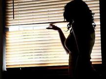 हनीट्रॅपमध्ये क्लास वन अधिकारी; अश्लील व्हिडीओ काढून कोट्यवधींच्या खंडणीची मागणी