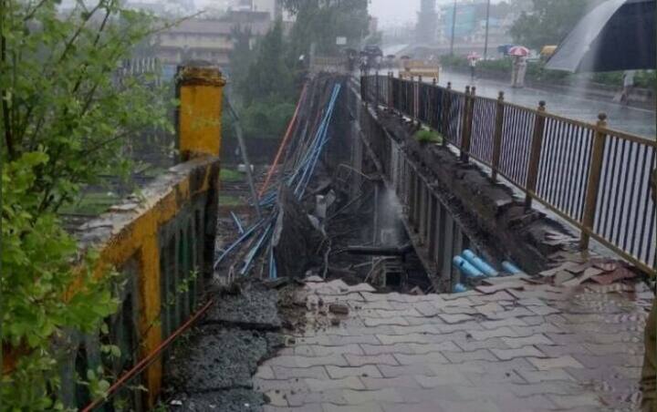 મુંબઈ: મુંબઈના અંધેરી સ્ટેશન પાસે ફૂટ ઓવર બ્રિજનો સ્લેબ તુટી પડતા ઘટના સામે આવી છે. જેના કારણે લોકલ સેવા બંધ કરવામાં આવી છે. આશરે એક કલાકથી અંધેરી વિરાર વચ્ચે લોકલ સેવા બંધ છે. પોલીસના જણાવ્યા મુજબ, બ્રિજ દુર્ઘટનામાં બે લોકોને ઈજા પહોંચી છે. અન્ય કેટલાક લોકો દબાયા હોવાની આશંકા છે.