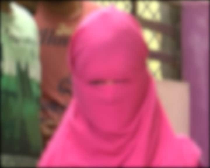 ઉલ્લેખનીય છે કે ત્રણ દિવસ પેલા જ સેટેલાઇટ ગેંગરેપ કેસનો મુખ્ય આરોપી ગૌરવ દાલમીયા ક્રાઈમ બ્રાંચ સમક્ષ હાજર થયો હતો. આ ઉપરાંત આ કેસમાં ઉલ્લેખ કરાયેલી યામિની નાયર નામની યુવતીને માત્ર નિવેદન લઈ જવા દેવામાં આવી હતી.