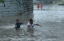 સુરતમાં વરસાદની ધમાકેદાર એન્ટ્રી સાથે પાંચ ઈંચ વરસાદ, કમરસમા ભરાયા પાણી