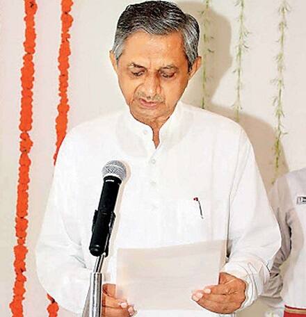 ગત વિધાનસભાની ચૂંટણીમાં સૌરાષ્ટ્રમાં કોંગ્રેસ ફરી બેઠી થઈ હતી. જ્યારે ભાજપ આગામી 2019ની લોકસભાની ચૂંટણીમાં ‘મિશન 26’ યથાવત રાખવા માંગે છે. જેથી ભાજપ આવનારી લોકસભાની ચૂંટણીમાં કોંગ્રેસના જોરને ખાળવા કોળી સમાજના આગેવાનોને ભાજપનાં સામેલ કરવા ધારે છે. જોકે કોંગ્રેસના નેતાઓ પણ હાલ તો તેલ અને તેલની ધાર જોઈને પછી જ ભાજપમાં જોડાવા અંગે આગળ વધી રહ્યાંનું જાણવા મળે છે.