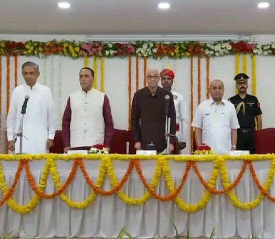 કુંવરજી બાવળીયાના રાજીનામાં બાદ ગુજરાત કોંગ્રેસમાં સોપો પડી ગયો છે. બાવળીયાના રાજીનામાંના પડઘા દિલ્હી સુધી ગુંજ્યા છે. દિલ્હીનું ટોચનું નેતૃત્વ પણ  દોડતું થઈ ગયું છે. થોડા જ સમયમાં કોંગ્રેસ અધ્યક્ષ રાહુલ ગાંધી ફરી એકવખત ગુજરાતના પ્રવાસે આવી રહ્યા છે. 