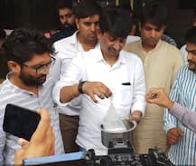 લઠ્ઠાકાંડ: હાર્દિક, અલ્પેશ અને જિગ્નેશે લીધી પીડિતોની મુલાકાત, ગાંધીનગરમાં કરી જનતા રેડ