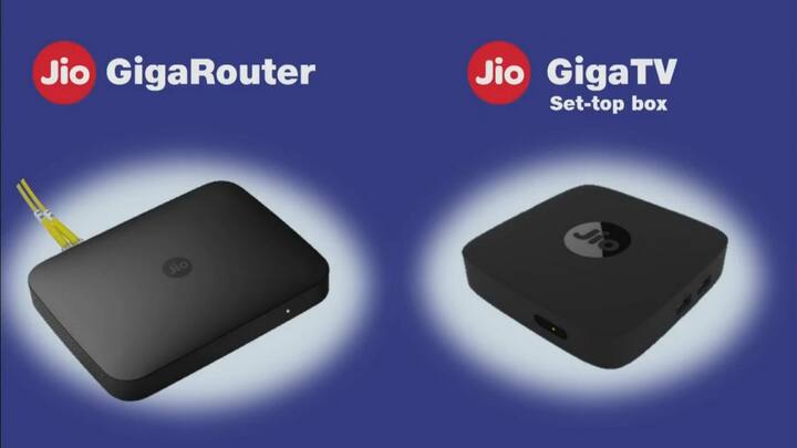  આગામી મહિનાથી Jio ફાઈબર સર્વિસ ઘર ઘર સુધી પહોંચ્શે. 'Jio GigaFiber' નામથી ફાઈબર બ્રોડબેંડ સેવા લોન્ચ કરવામાં આવી. મુકેશ અંબાણીએ કહ્યું કે રિલાયન્સ ફિક્સ્ડ લાઈડ બ્રોડબેંડમાં ટોપ-5માં પહોંચવાનું લક્ષ્ય છે. 'Jio GigaFiber' લોન્ચ થતાંની સાથે જ રિલાયન્સ હવે મોબાઈલ કંપની પર ભારે પડ્યાં બાદ DTH અને કેબલ માર્કેટ પર પણ કબજો જમાવવા આગળ વધશે.