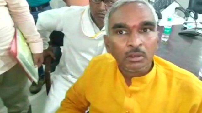  આ પહેલા તેઓએ કહ્યું હતું કે 2019ની લોકસભા ચૂંટણી ભગવાન વિરદ્ધ ઈસ્લામ થશે. તેમણે કહ્યું, 2019ની ચૂંટણી મોદીનુ ચરિત્ર અને બેઈમાનો વચ્ચે થશે. હું દાવા સાથે કહું છુ કે ભાજપની જીત થશે તો ભારતની ગલીઓમાં ઢોલ નગારા વાગશે. 