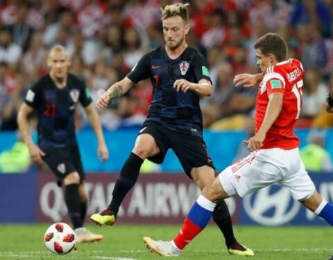 FIFA World Cup 2018: ક્રોએશિયાએ પેનલ્ટી શૂટઆઉટમાં રશિયાને 4-3થી હરાવી સેમીફાઈનલમાં કર્યો પ્રવેશ FIFA World Cup 2018: ક્રોએશિયાએ પેનલ્ટી શૂટઆઉટમાં રશિયાને 4-3થી હરાવી સેમીફાઈનલમાં કર્યો પ્રવેશ