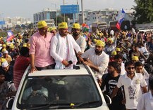પાટીદાર શહીદ યાત્રા અમદાવાદમાં પ્રવેશી, જાણો કેટલા વાગ્યે ક્યાં પહોંચશે? હાર્દિક પટેલ આવશે કે નહીં?