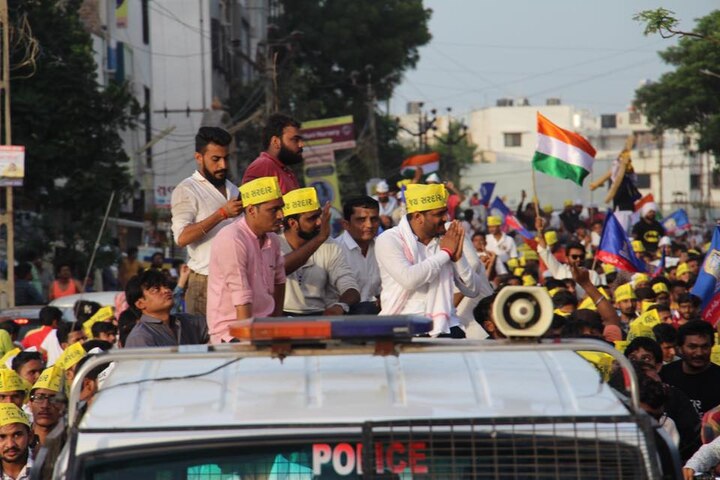 વધુમાં હાર્દિકે કહ્યું કે, ગુજરાતમાંથી રોજ હજારોની સંખ્યામાં લોકો જોડાશે અને અસંખ્ય લોકો મને સહયોગ આપવા એક દિવસના પ્રતીક ઉપવાસ પણ કરશે. તે સિવાય દરરોજ એક વ્યક્તિ સરકારને અનામત મુદ્દે જગાડવા માટે મુંડન પણ કરાવશે.