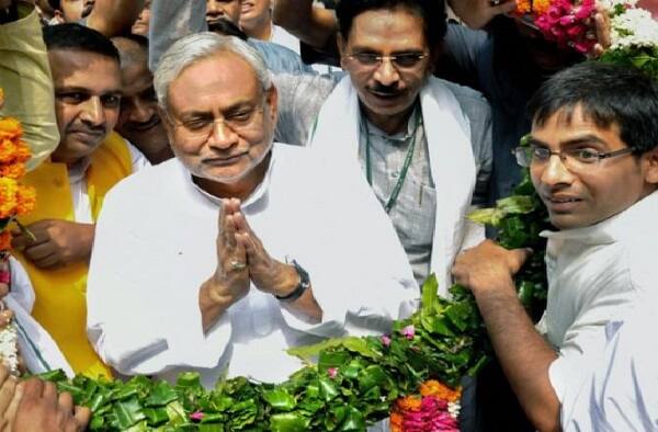 રાષ્ટ્રીય કાર્યકારિણીની બેઠકમાં નીતિશ કુમારને પાર્ટીના હિતમાં કોઈપણ નિર્ણય લેવા માટે અધિકૃત કરવાના સંબંધે પણ પ્રસ્તાવ પાસ કરાયો છે.