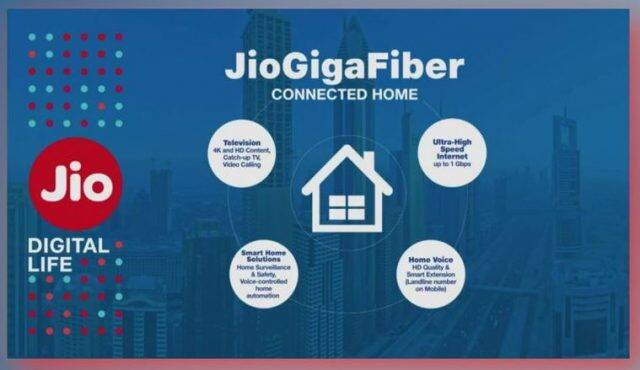  આ ઉપરાંત તમે 15 ઓગસ્ટે Jio GigaFiber બ્રોડબેન્ડ સર્વિસ માટે રજિસ્ટ્રેશન કરાવી શકો છો. આ સર્વિસને દેશના 1100 શહેરોમાં લોન્ચ કરવામાં આવશે.