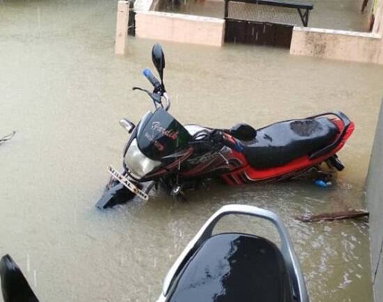 અપરએર સાઈક્લોનિક સરક્યુલેશનથી આગામી પાંચ દિવસ રાજ્યનાં વિવિધ વિસ્તારોમાં હળવાથી અતિભારે વરસાદની વકી છે. ખાસ કરીને આગામી બે દિવસો દરમિયાન દક્ષિણ ગુજરાતનાં વિવિધ વિસ્તારોમાં ભારેથી અતિભારે વરસાદ પડી શકે છે. તેમજ 11મી જુલાઇથી રાજ્યમાં ચોમાસુ જોર પકડે તેવા સંકેતો હવામાન વિભાગ દ્વારા પ્રાપ્ત થયા છે. 