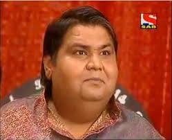 નોંધનીય છે કે કવિ કુમાર આઝાદે‘તારક મહેતા કા ઉલ્ટા ચશ્મા’શોની શરૂઆતથી જ ડોક્ટર હાથીની ભૂમિકા નિભાવતા રહ્યા છે. ડોક્ટર હાથીના નિધનના સમાચાર આવતા જ શોનું શૂટિંગ રદ કરી દેવામાં આવ્યું હતું.