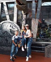 સ્વિમિંગ પૂલમાં બાળકો સાથે મસ્તી કરતી જોવા મળી સંજય દત્તની પત્ની માન્યતા, જુઓ તસવીરો