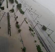 આફતના ભયાનક દ્રશ્યો: ભારે વરસાદને કારણે મુંબઈમાં કમરસમા પાણી ભરાયા, લોકોના થયા આવા હાલ