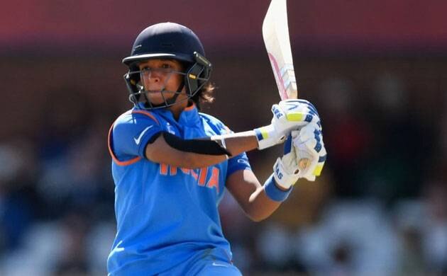  જોઇનિંગ વખતે જે યૂનિવર્સિટીથી ગ્રેડ્યુએશનની ડિગ્રી મેળવી હતી તેને નકલી જાહેર કરવામાં આવી છે. આ અંગે પંજાબ સરકારે હરમનપ્રીતને પત્ર લખી જણાવ્યું કે તેનું ક્વોલિફિકેશન માત્ર 12માં સુધી જ માન્ય છે, એવામાં તેમને કોન્સ્ટેબલની નોકરી મળી શકે છે. 