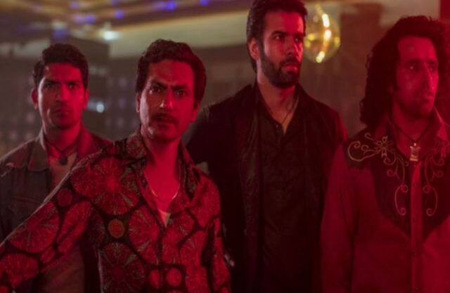 આ સીરીઝમાં 1975ની ઈમરજન્સી, નસબંધી, બોફોર્સ સ્કેમ અને શાહ બાનો કેસ જેવી કેટલીક ઘટનાઓને નેરેટિવની ઉપયોગમાં લેવાઈ છે. દર્શકોને આ સીરીઝ ખૂબ પસંદ આવી રહી છે અને રિલીઝ બાદથી અત્યાર સુધી ખૂબ ટ્રેન્ડ કરી રહી છે.