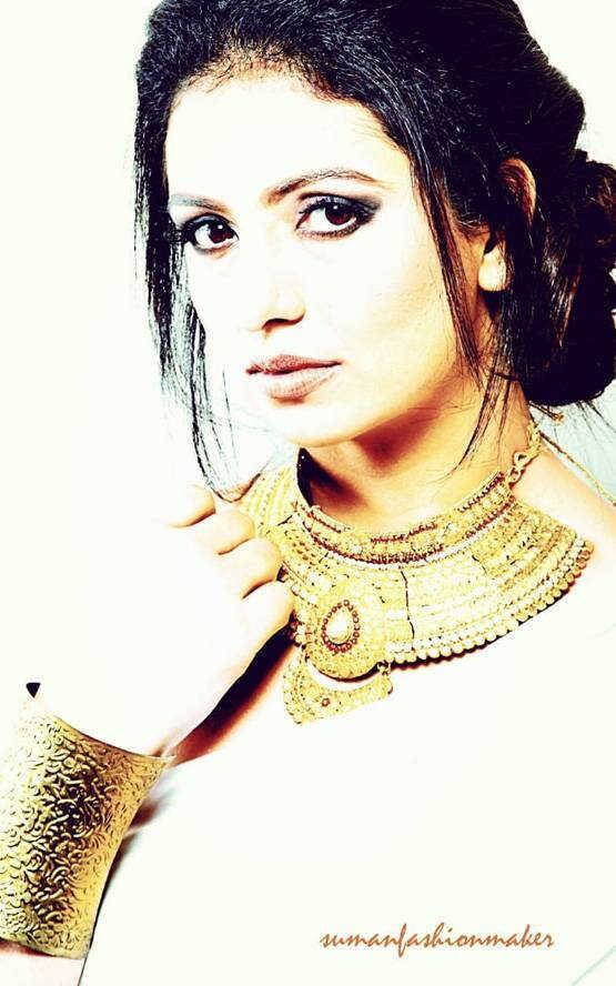 હસીને મૉડેલિંગ શરૂ કરવા માટે તેને પોતાના જુના મિત્રને કૉલ કર્યો, શરૂઆતમાં તેને કૉલ કરવામાં થોડુ હિચકિચાટ પણ થયો હતો.