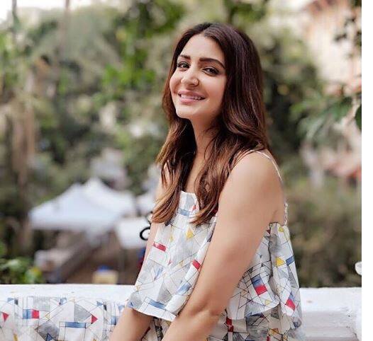  સૂત્રો તરફથી મળેલી માહિતી પ્રમાણે, સિંગાપુરમાં અનુષ્કા શર્માનું જે સ્ટેચ્યૂ હશે તેના હાથમાં એક ફોન હશે. તે ફોન અસલી હશે અને લોકો સ્ટેચ્યૂ સાથે સેલ્ફી પણ લઈ શકશે. જ્યારે પણ કોઈ વ્યક્તિ ફોનને હાથ લગાવશે અનુષ્કાનું સ્ટેચ્યૂ તેની સાથે વાત કરશે.