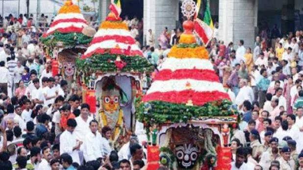 ગુડ્ડુ ગોમતીપુર વિસ્તારનો કુખ્યાત બુટલેગર છે. ઘણા લાંબા સમયથી ગોમતીપુર અને નજીકની વિસ્તારોમાં ઇંગ્લિશ દારૂના અડ્ડાઓ ચલાવે છે. ગુડ્ડુના પોલીસ હવાલદારથી લઈ ઉચ્ચ અધિકારીઓ સુધી ધંધાને લઈ ગાઢ સંબંધો છે. આ સિવાય પણ ગુડ્ડુ દારૂની અનેક રેડ વખતે પકડાયો છે. આ ઉપરાંત ક્રાઈમ બ્રાન્ચના લિસ્ટેડ બુટલેગરોની લિસ્ટમાં ગુડ્ડુનું નામ સામેલ છે. ગુડ્ડુના ઘરમાં ગત અઠવાડિયે થયેલા કથિત લઠ્ઠાકાંડમાં પણ પોલીસે રેડ કરી હતી, પરંતુ કશું જ હાથે લાગ્યું નહોતું.