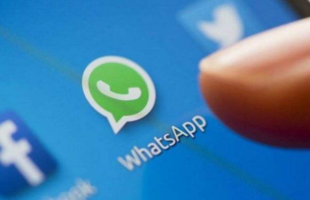  એક રિપોર્ટ મુજબ, જ્યારે પણ વોટ્સએપમાં કોઈ લિંક શંકાસ્પદ લાગશે તો આગળ લાલ રંગનું માર્ક હશે. આ લાલ નિશાનથી જાણી શકાશે કે લિંક સ્પામ, ફિશિંગ લિંક અથવા ફેક ન્યૂઝ છે.