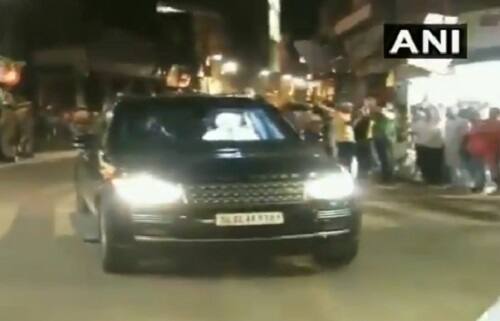 મંદિરમાં દર્શન કર્યા બાદ વડાપ્રધાન મોદી પોતાના કાફલાની સાથે લંકા, ગુરૂધામ, રવિન્દ્રપુરી, ભેલૂપુર, મદનપૂરા, ગોદૈલિયા, ચોક, મેદાગિન, લહુરાવીર, અંધરાપુલ, અંબેડકર ચૌરાહા, સર્કિટ હાઉસ, નદેસર, કેંટ રેલ્વે સ્ટેશન, લહરતારા થઈને પાછા રાત્રિ વિશ્રામ માટે ડીરેકા ગેસ્ટ હાઉસ પાછા ફર્યા હતા. 